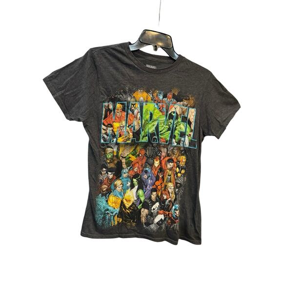 Marvel Super Heroes Graphic T-Shirt Avengers, Punisher Defenders Small - Picture 1 of 3
